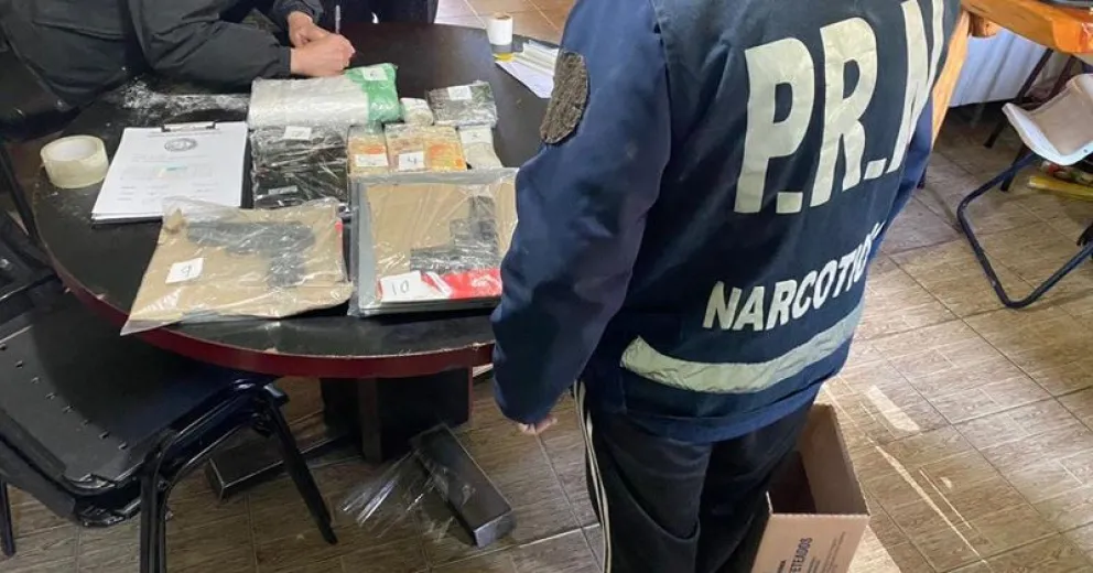Incautaron más de $600 mil, cocaína y dólares durante los allanamientos por drogas en Bariloche