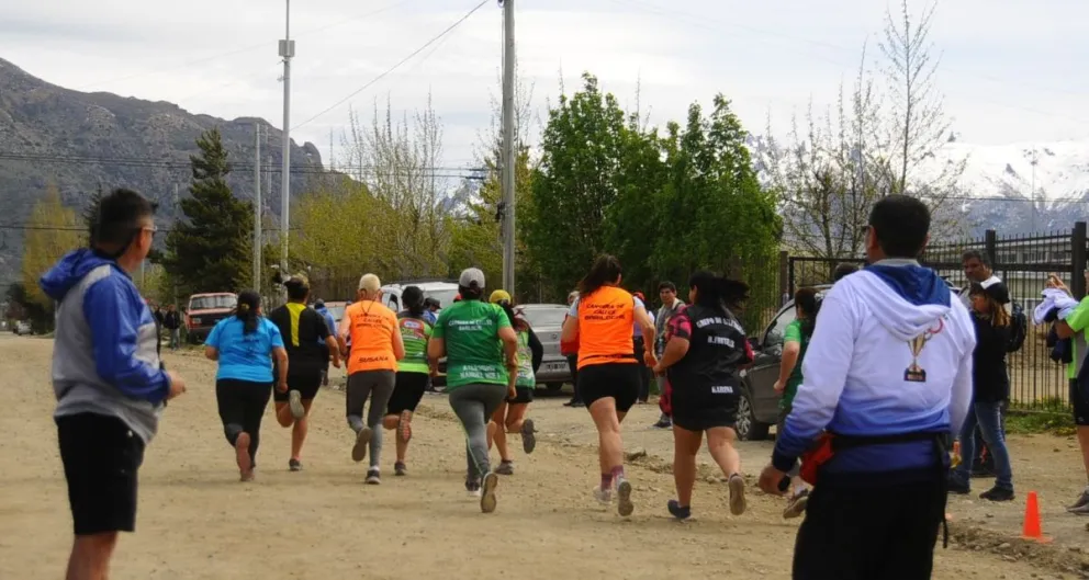 La séptima de Carreras de Calle tuvo gran convocatoria en El Frutillar 