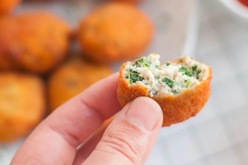 Una receta sencilla y saludable: nuggets de pollo y espinaca
