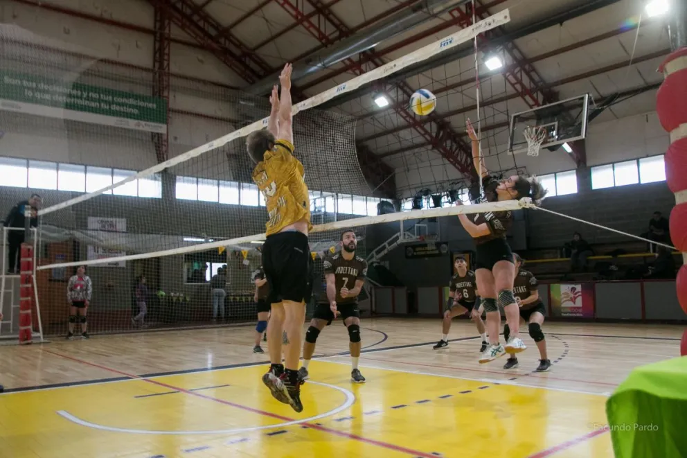 Llega una nueva propuesta de vóley mixto municipal a Bariloche