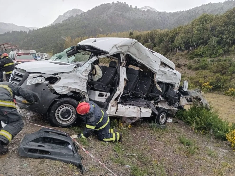 Identificaron a los seis turistas que murieron en el choque camino a Villa La Angostura