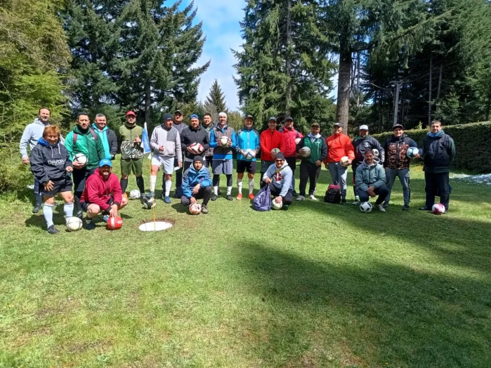 Más de veinte jugadores abrieron el circuito patagónico de footgolf