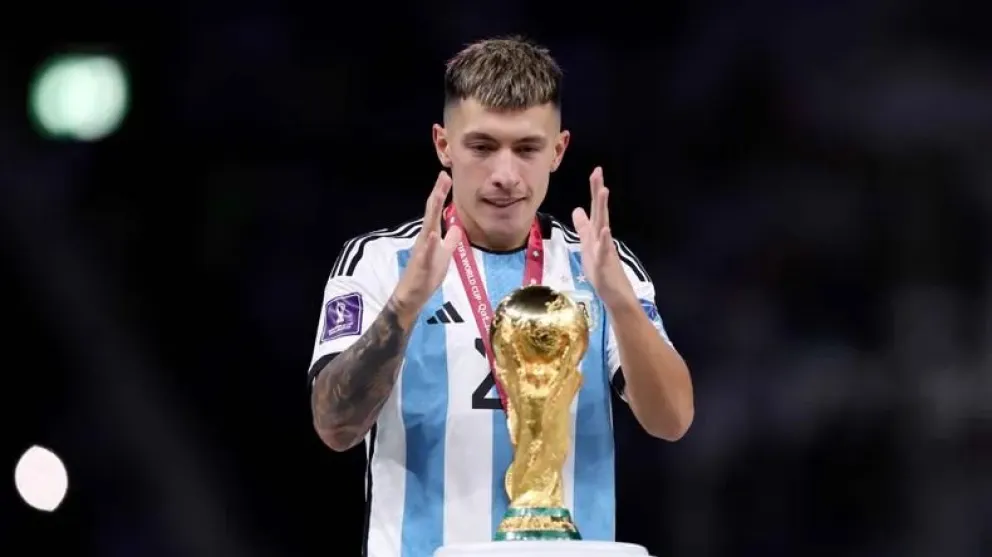 Lisandro Martínez muestra su apoyo político hacia Sergio Massa en las elecciones