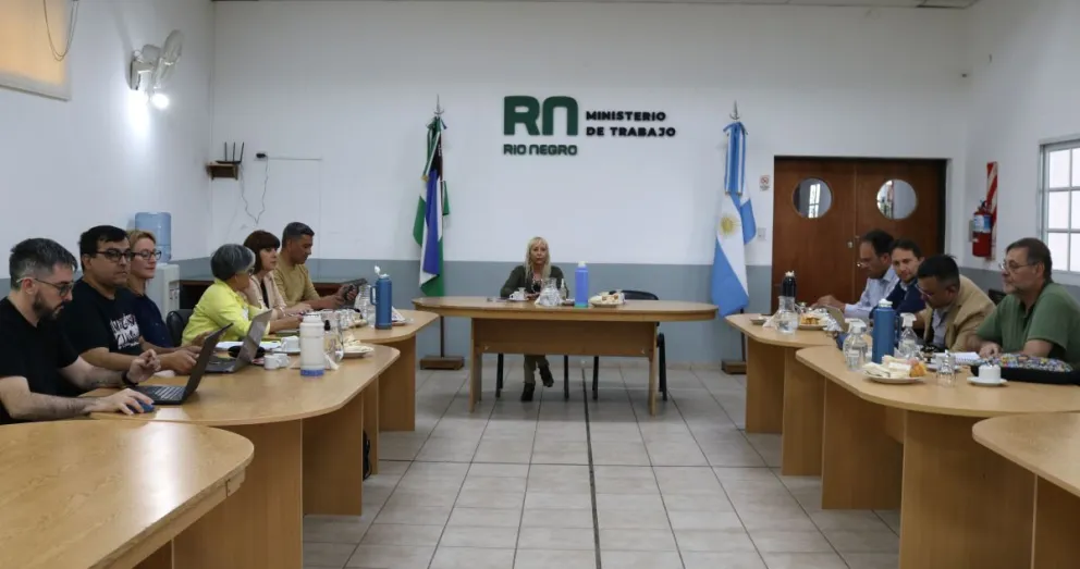 El Gobierno presentó una nueva oferta salarial a los gremios estatales