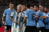 Duelo caliente: De Paul respondió a los gestos obscenos del jugador uruguayo