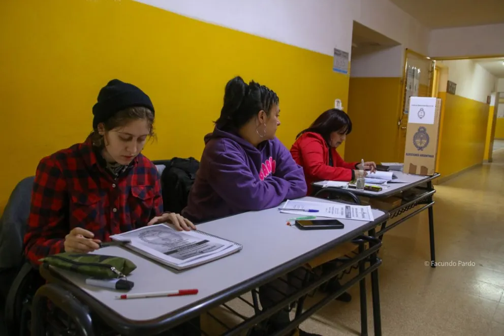 La importancia de las autoridades de mesa en cada elección / Foto de archivo: Facundo Pardo
