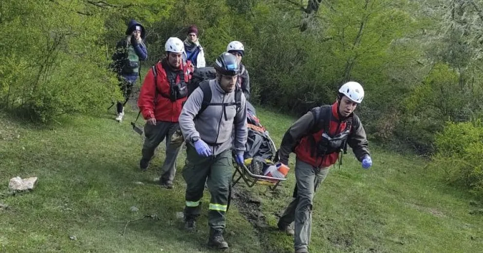 Debieron rescatar a una mujer en la montaña