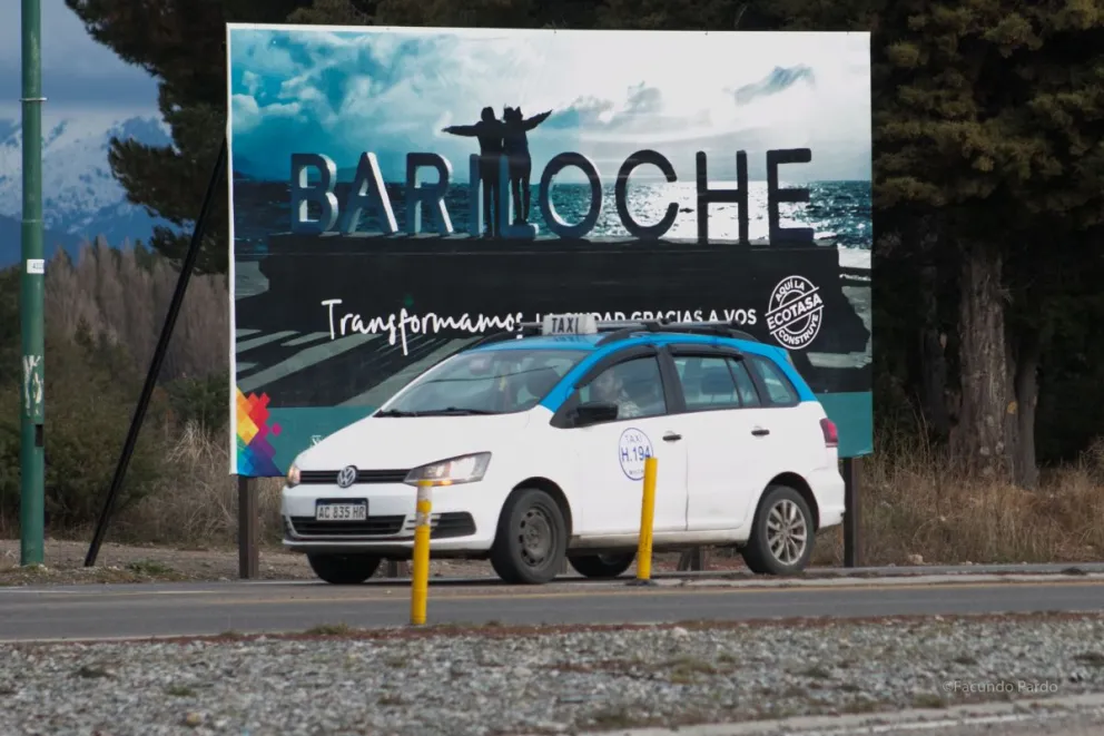 El Gobierno pretende liberar la tarifa de los taxis y habilitar las aplicaciones
