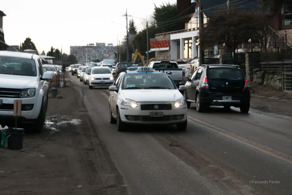 Se viene otro tarifazo: taxistas pidieron aumento y el municipio llama a audiencia pública