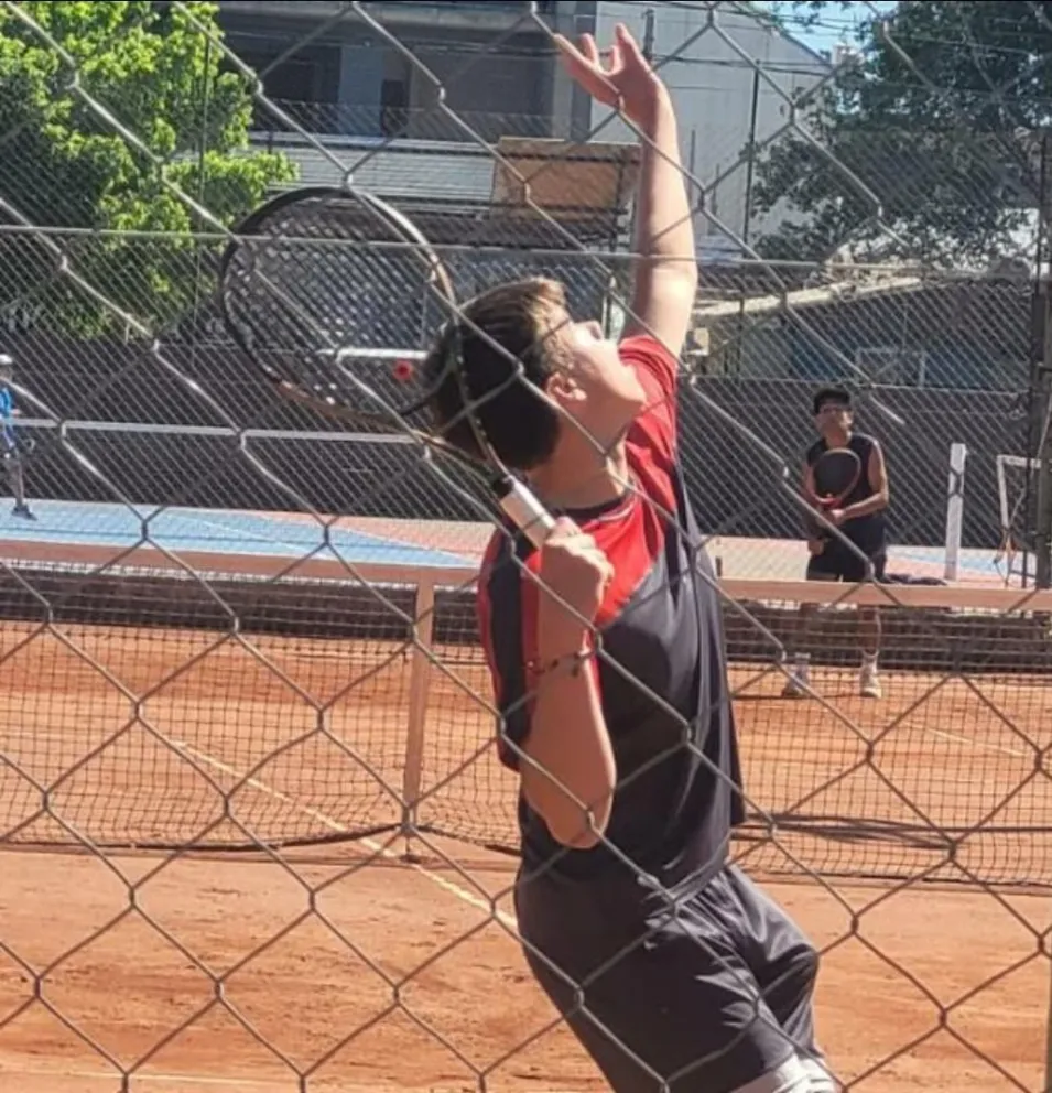 Maximo Expinosa juega un Cosat en Neuquén