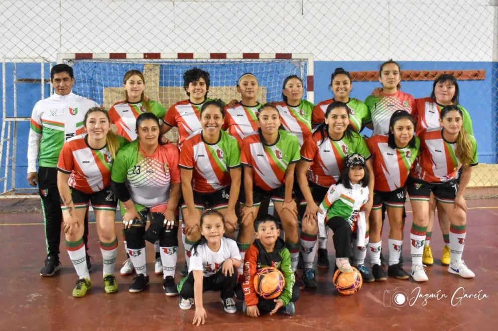 Las chicas terminaron en el Fut-Sal y salen a cancha grande
