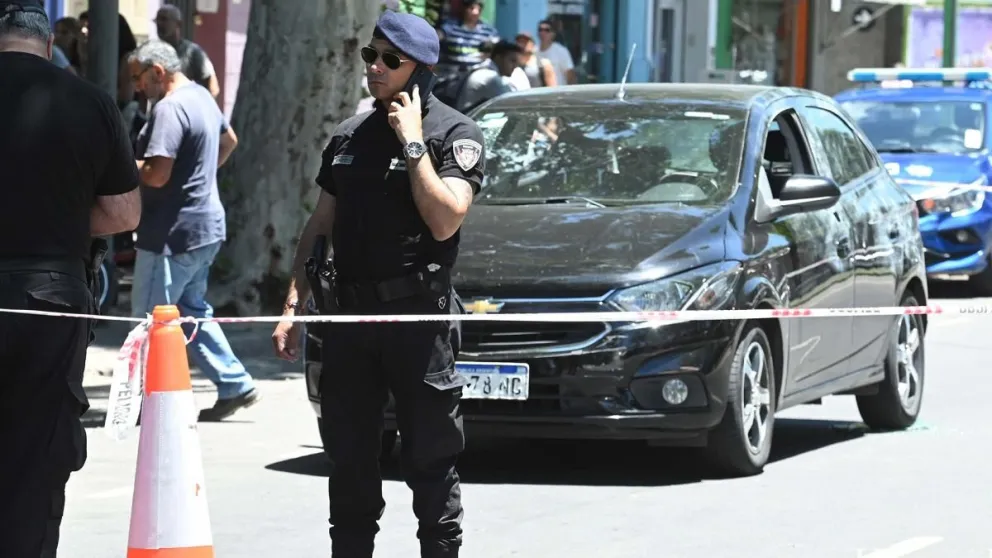 Balearon y asaltaron el auto de la familia de Antonela Roccuzzo: se llevaron $8.000.000