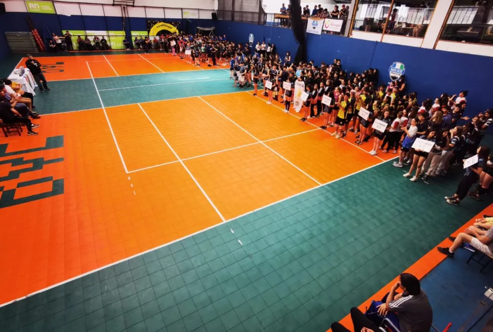 Con el desfile inaugural arrancaron las finales provinciales sub-14