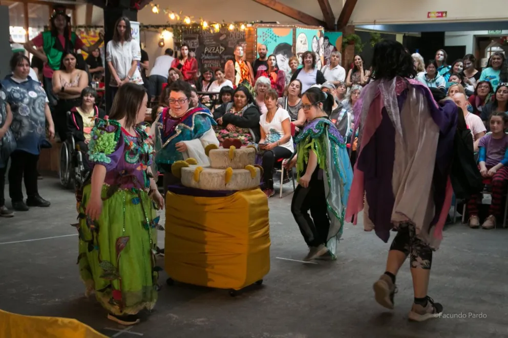 La Murga del Tomate cumplió 15 años y lo festejó a lo grande