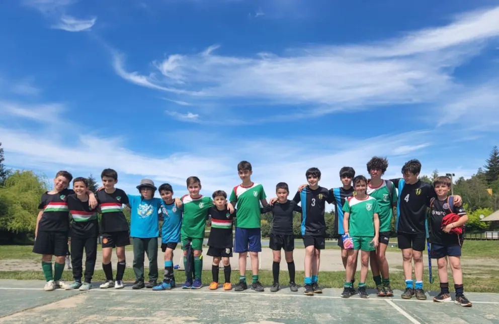 A puro hockey, equipos masculinos se reunieron en Pehuenes
