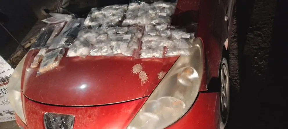 Así fue el operativo policial en el que secuestraron autos, millones de pesos y 2 kilos de cocaína en Bariloche