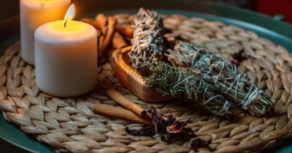 El ritual para atraer dinero que se hace en el comienzo del mes