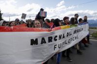 La Marcha del Orgullo llenó de color y reclamo las calles de Bariloche