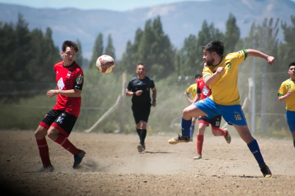 El fútbol libre juega los cuartos de final de la Primera A y B