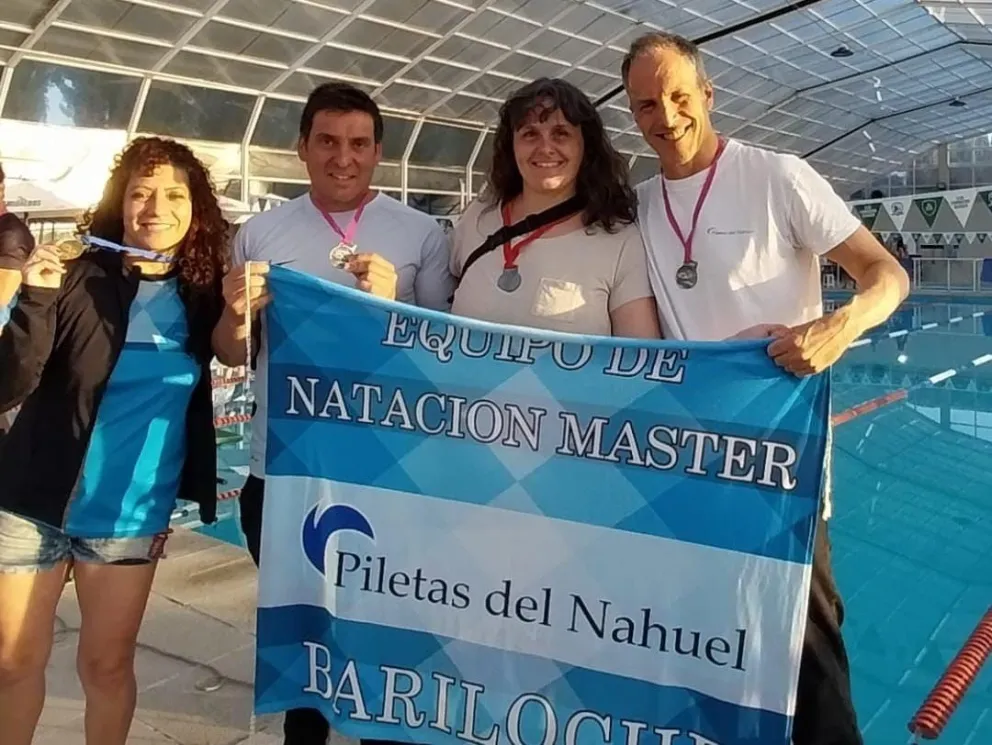 Podios y récords barilochenses en la clausura del Circuito Patagónico de Natación Máster 