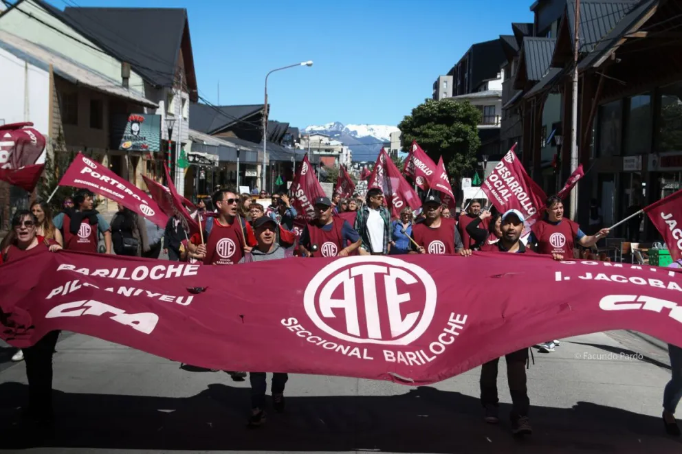 Nueva marcha de ATE convoca a distintos sindicatos para dar un abrazo simbólico al Hospital Zonal