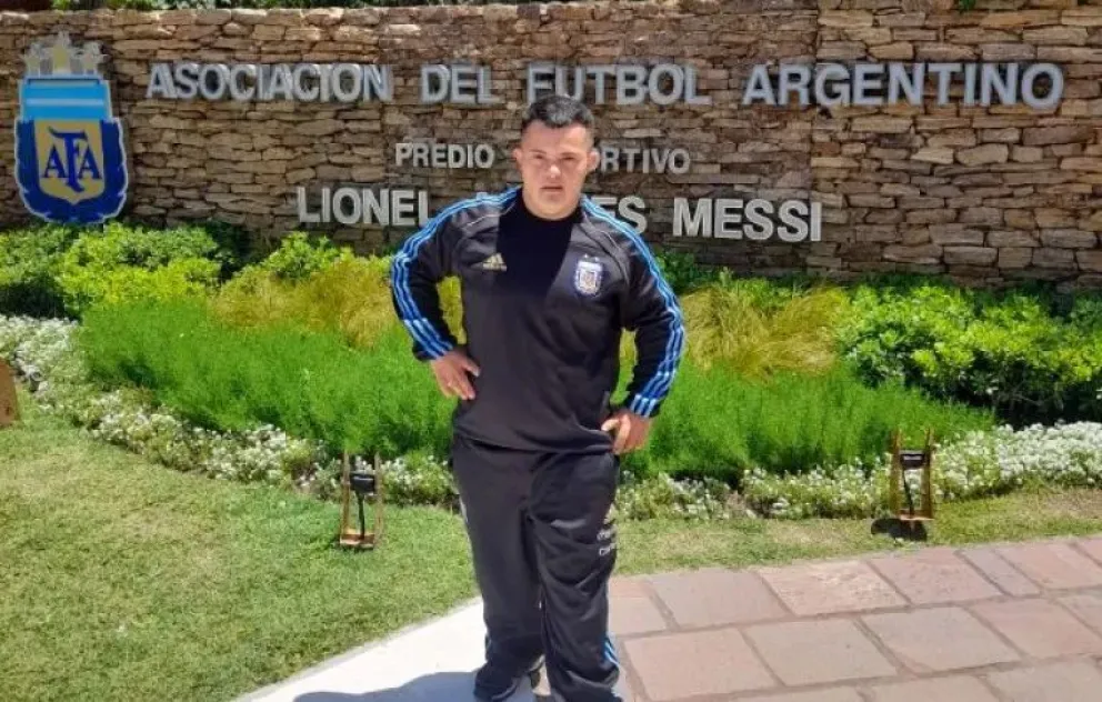 De Río Negro a la Selección: Iñaki Bizama Mena se entrena en el predio “Lionel Andrés Messi”