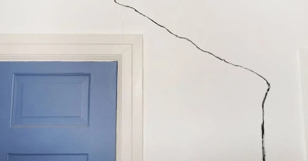 El truco casero para arreglar grietas en pisos y paredes rápido y fácil