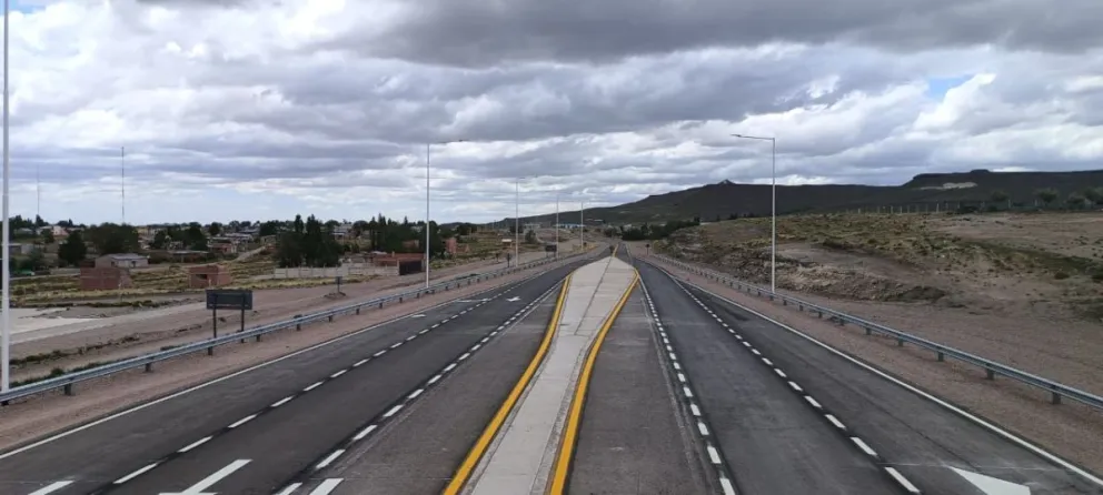 Vialidad continúa con los trabajos en Ruta Nacional 23