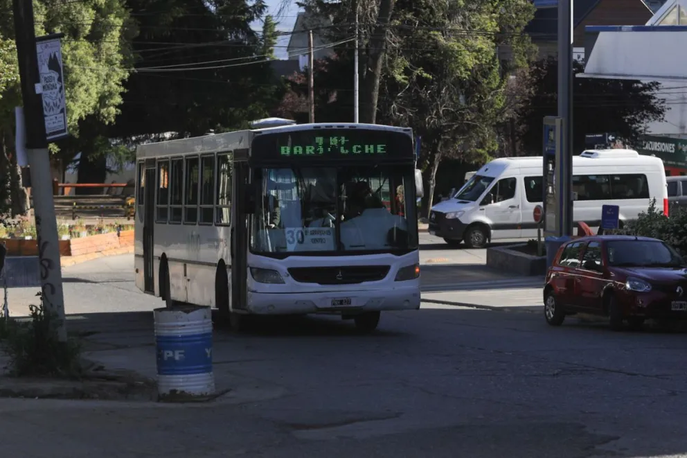 A pesar de que es lunes los colectivos funcionan con las frecuencias del día sábado por falta de fondos