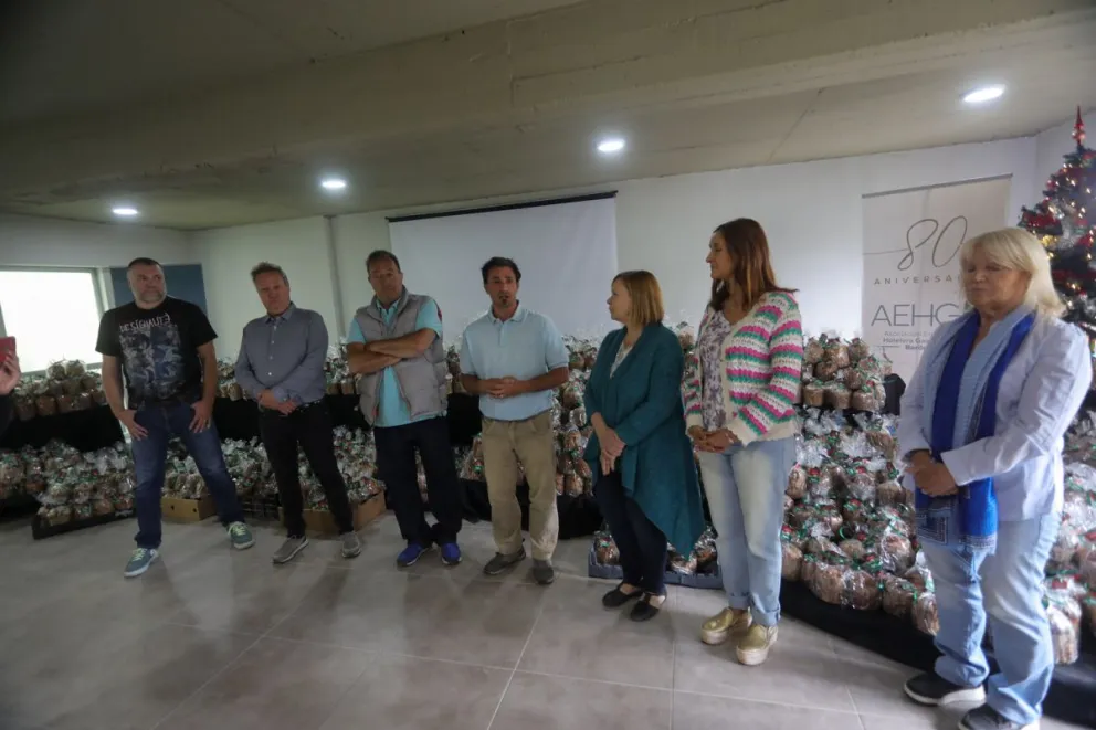 Cáritas Bariloche recibió 2000 panes dulces para regalar en estas fiestas