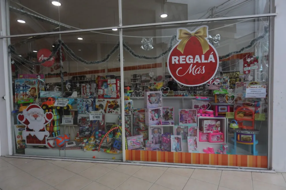 Bazar y Cía tiene todo para las fiestas y está por llegar Papá Noel para los niños y niñas