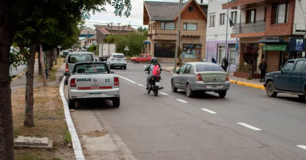 Amplían estacionamiento en colectora sur del Ñireco 