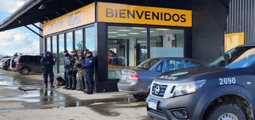 Aumenta el control policial en todos los supermercados de Bariloche