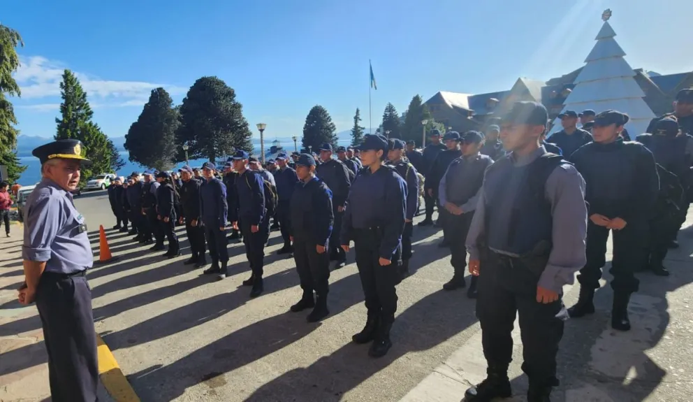 Llegaron cerca de 130 efectivos de refuerzo para cumplir funciones en Bariloche 