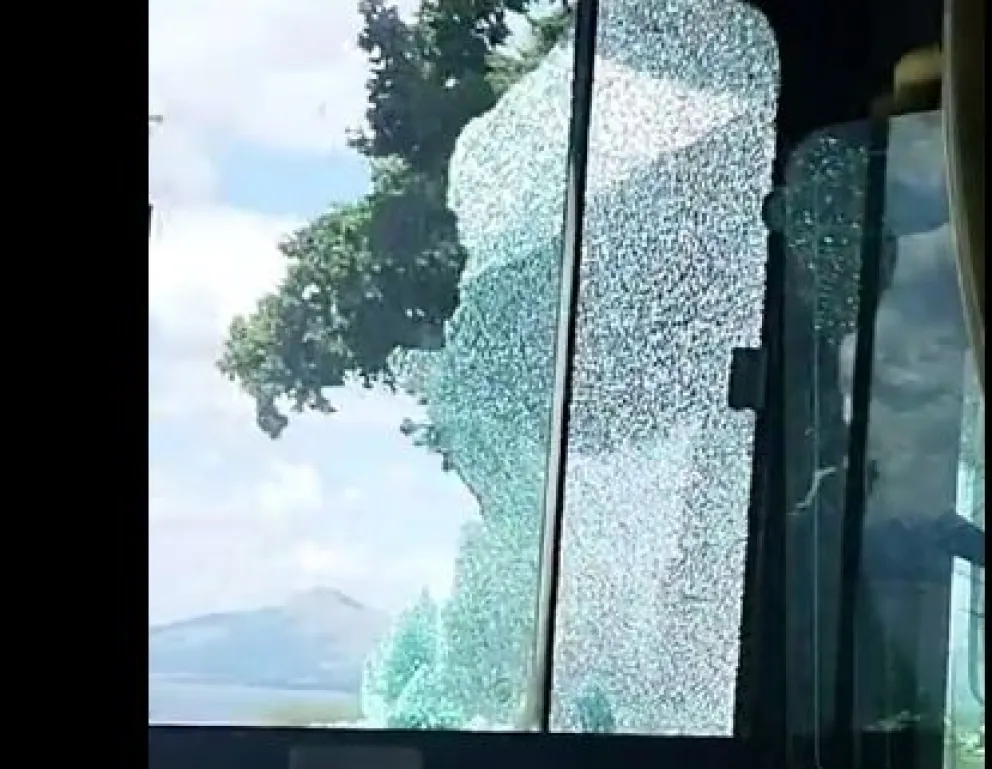 Suspendieron el recorrido de uno de los colectivos de la línea 60 por una pedrada