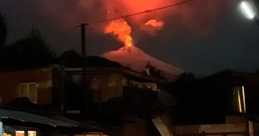 El volcán Villarica incrementó su actividad notablemente