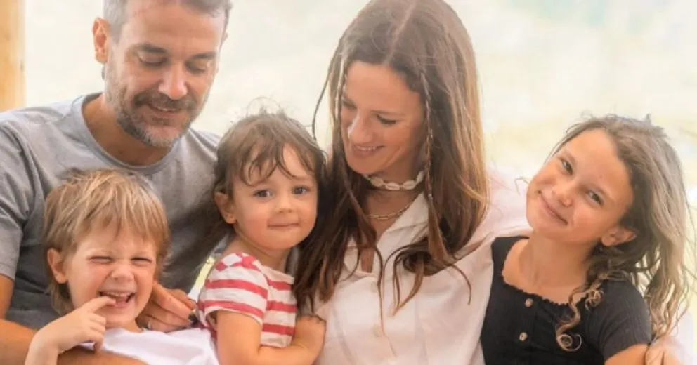 La pelea de los hijos de Paula Chaves y Pedro Alfonso en el avión rumbo a Córdoba