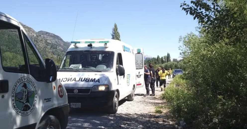 Mujer policía se arrojó al río para salvar a sus hijos, los rescató pero minutos más tarde, falleció
