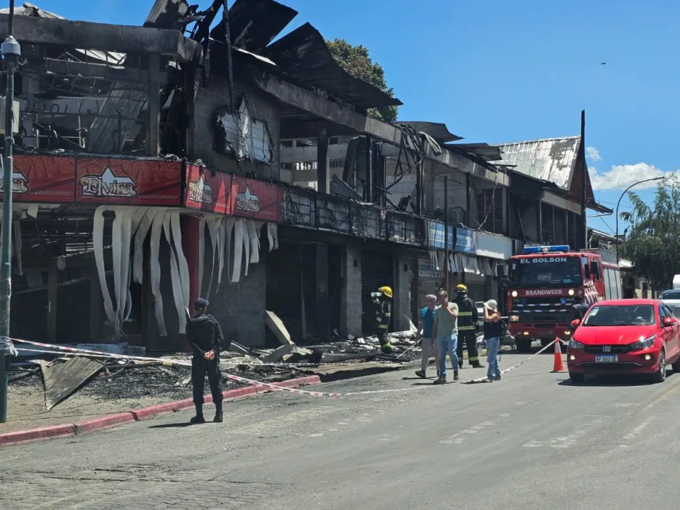 "Se quemó el 100% del local porque el fuego agarró toda la mueblería de la esquina"