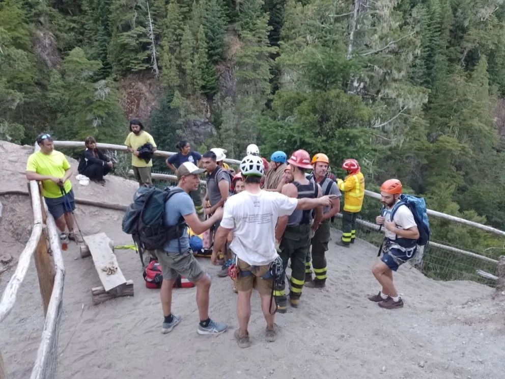 Rescataron a una persona que se descompensó en el mirador del río Blanco