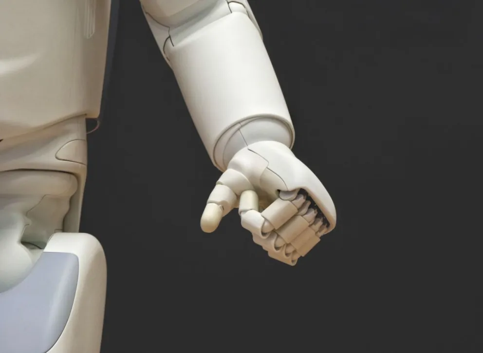 Un ingeniero fue atacado por un robot de la empresa y se salvó de milagro: “Vergonzoso”