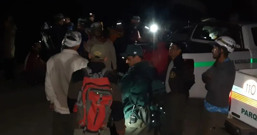 Se fracturó la tibia haciendo el sendero a Jakob y la bajaron en camilla