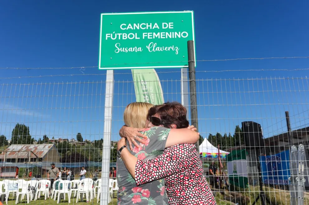 La cancha de fútbol femenino de Bariloche ahora tiene nombre: Susana Claveriz