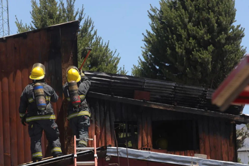Combatieron incendio en vivienda del barrio San Francisco IV