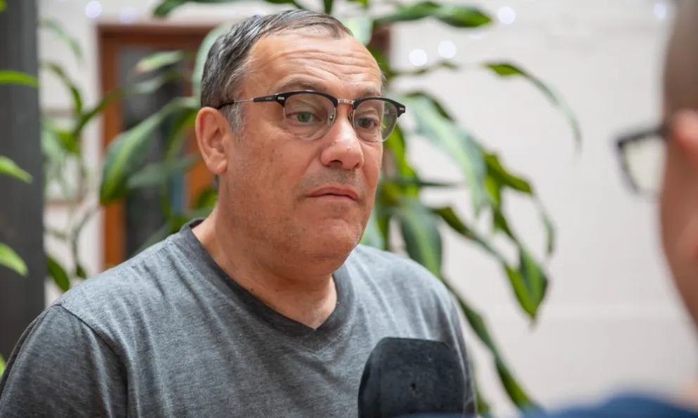 El gerente de Aguas Rionegrinas confirmó un aumento en el servicio e instó a la gente a que "denuncie el derroche"