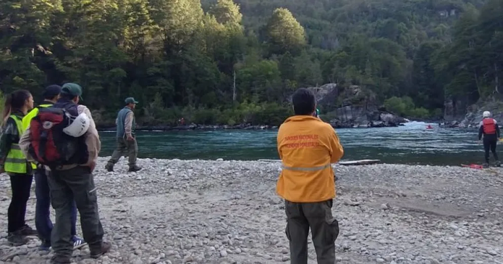 Joven desapareció luego de ingresar a las aguas de El Manso
