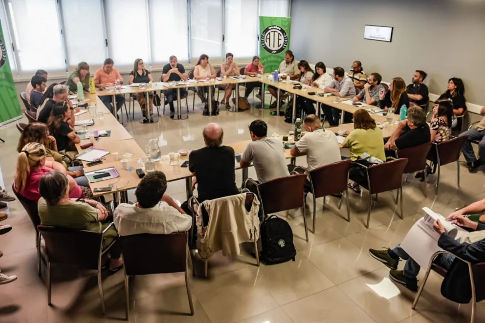 ATE profundiza el plan de lucha con otra jornada de protesta y adhesión al paro nacional