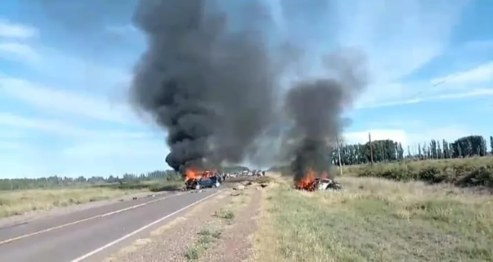 Choque fatal en la Ruta 250: Heridos de Bariloche luchan por su vida tras trágico accidente
