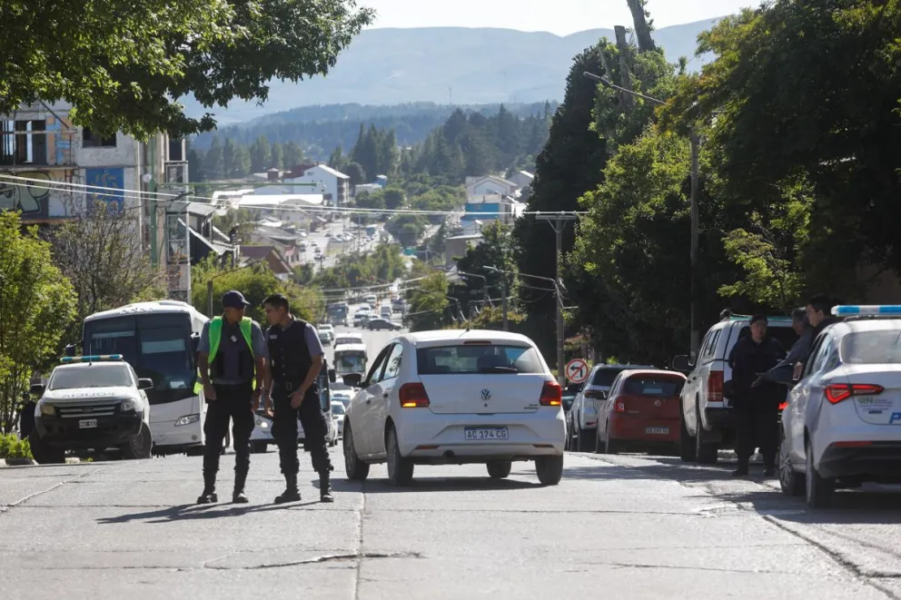 Una mujer fue embestida por un vehículo cuando caminaba hacia su trabajo