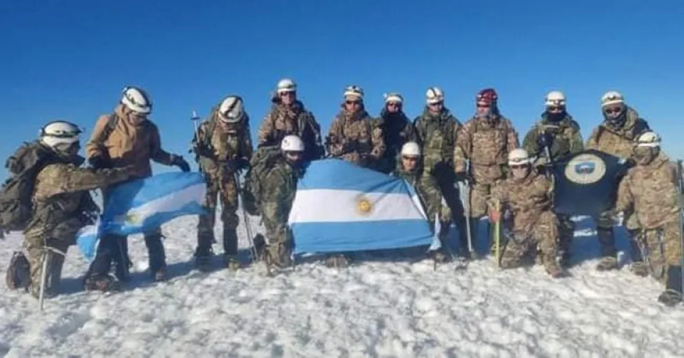 Soldados del Ejército hicieron cumbre en el Lanín